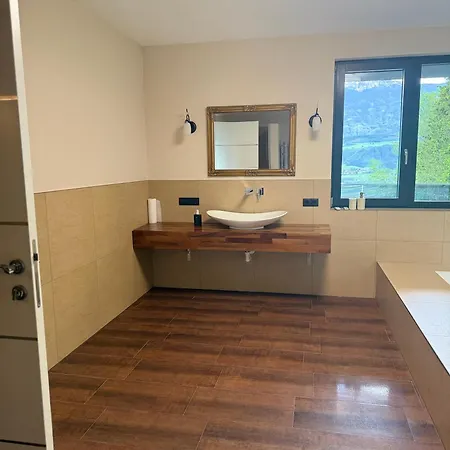 Moderne Annehmlichkeiten Hochrum Homestay